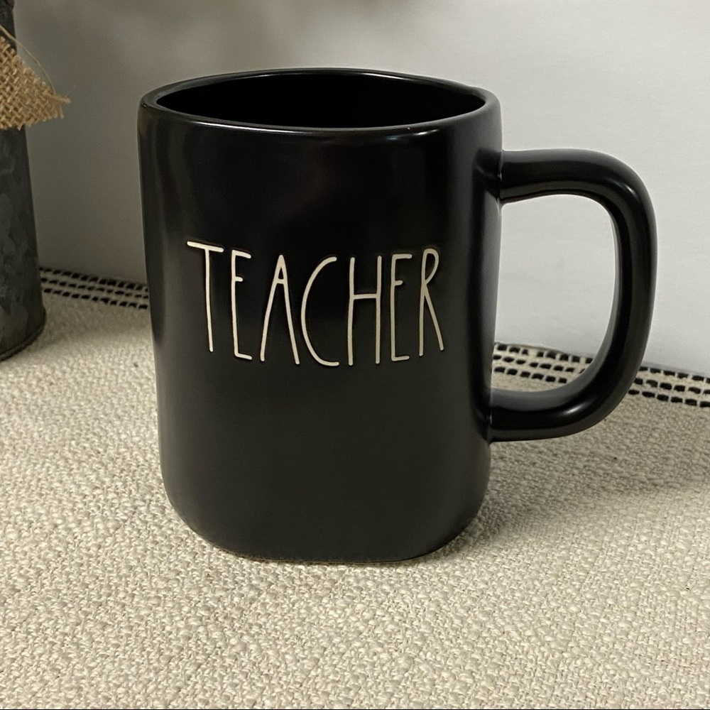 NWOT RAE DUNN / "TEACHER" Coffee Mug